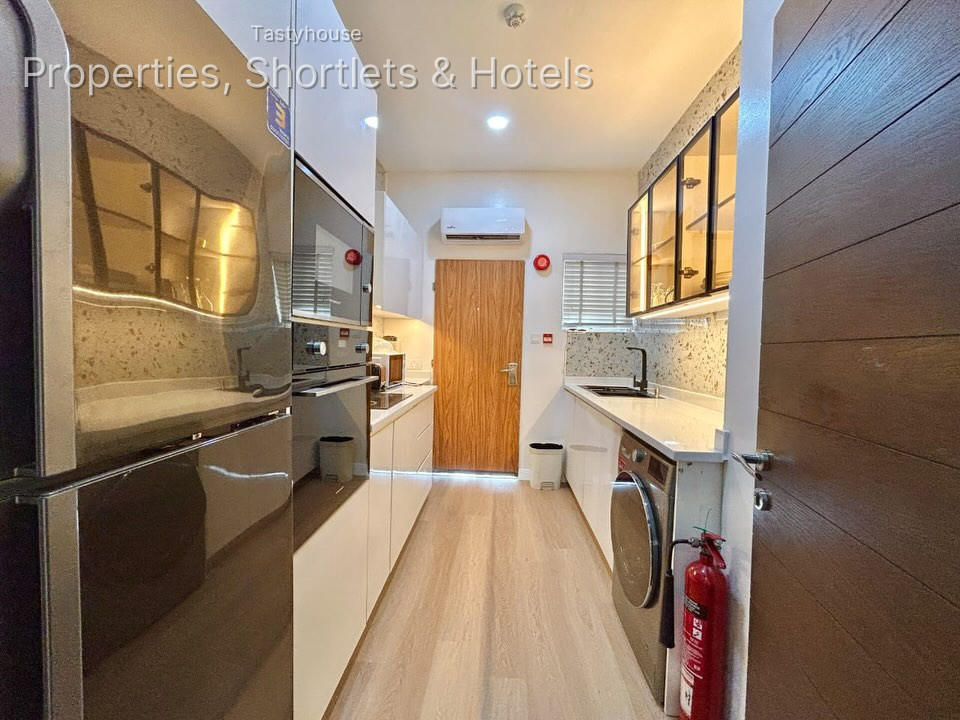 Luxury 2-Bedroom Apartment, waterfront, fullyfurnished