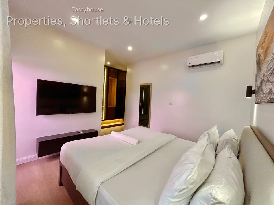 Luxury 2-Bedroom Apartment, waterfront, fullyfurnished