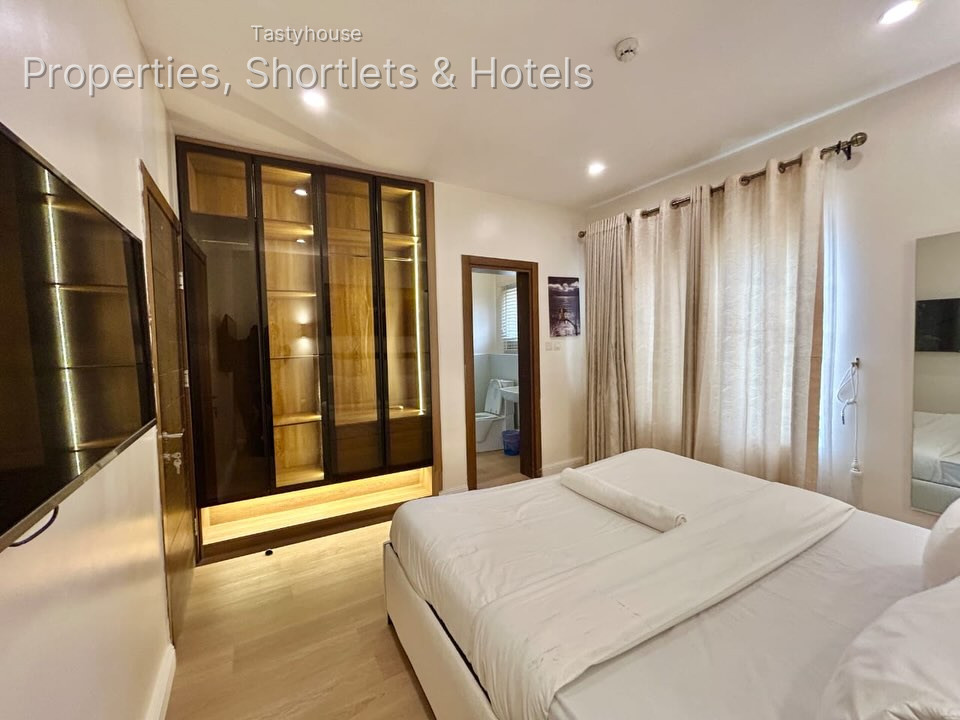 Luxury 2-Bedroom Apartment, waterfront, fullyfurnished