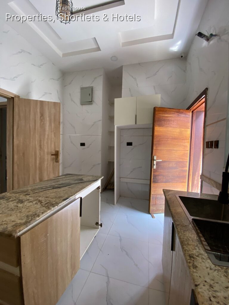 4Bedroom semidetached duplex duplex with Spacious rooms