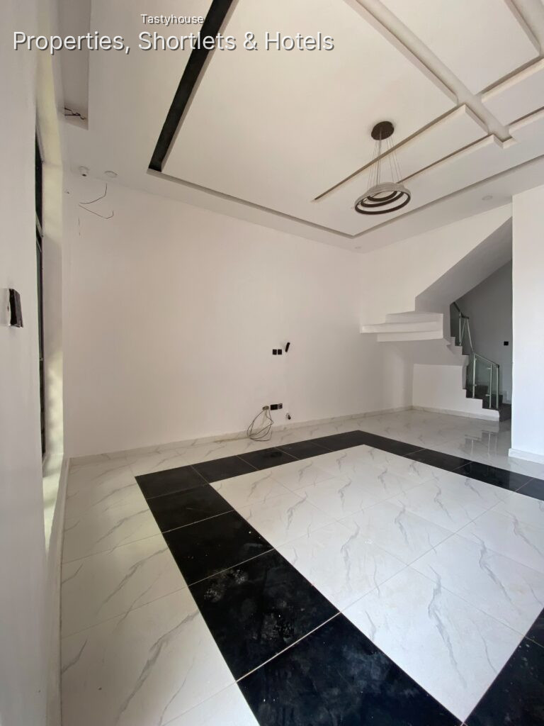 4Bedroom semidetached duplex duplex with Spacious rooms