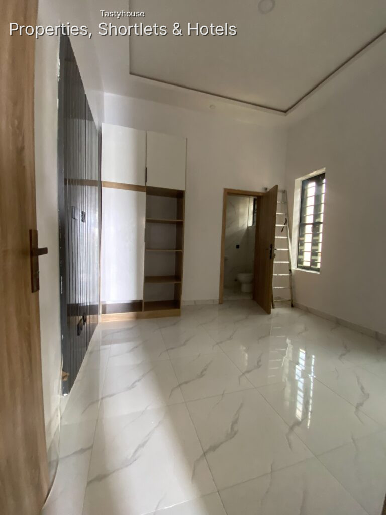 4Bedroom semidetached duplex duplex with Spacious rooms