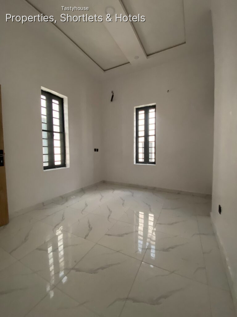 4Bedroom semidetached duplex duplex with Spacious rooms