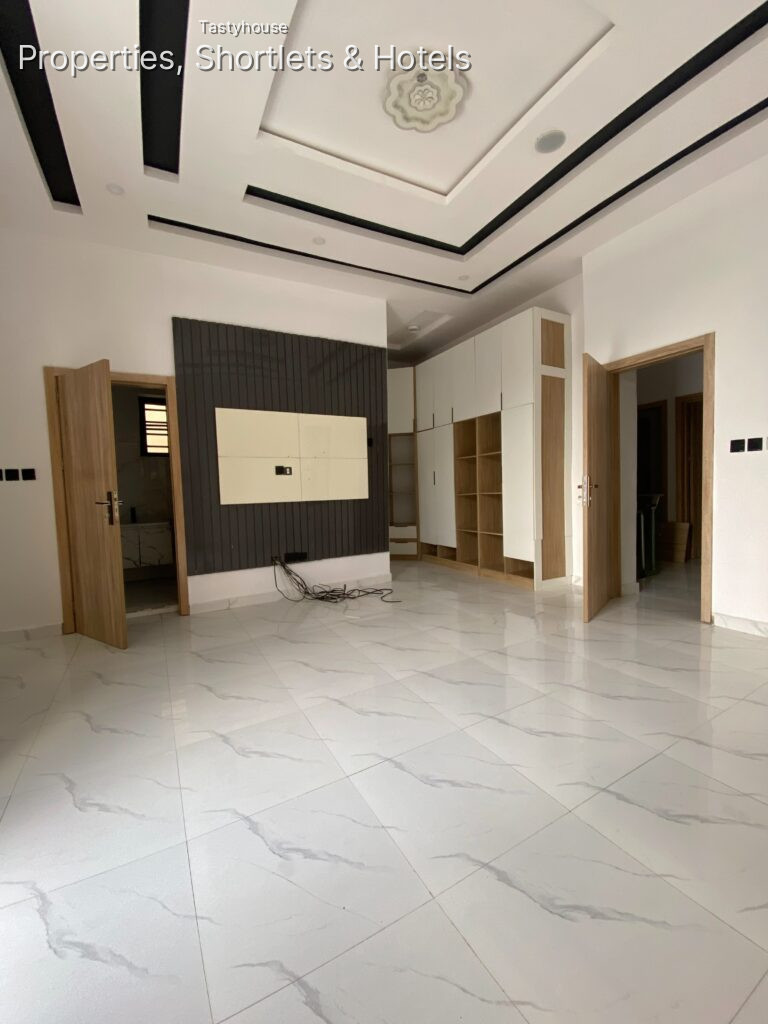 4Bedroom semidetached duplex duplex with Spacious rooms
