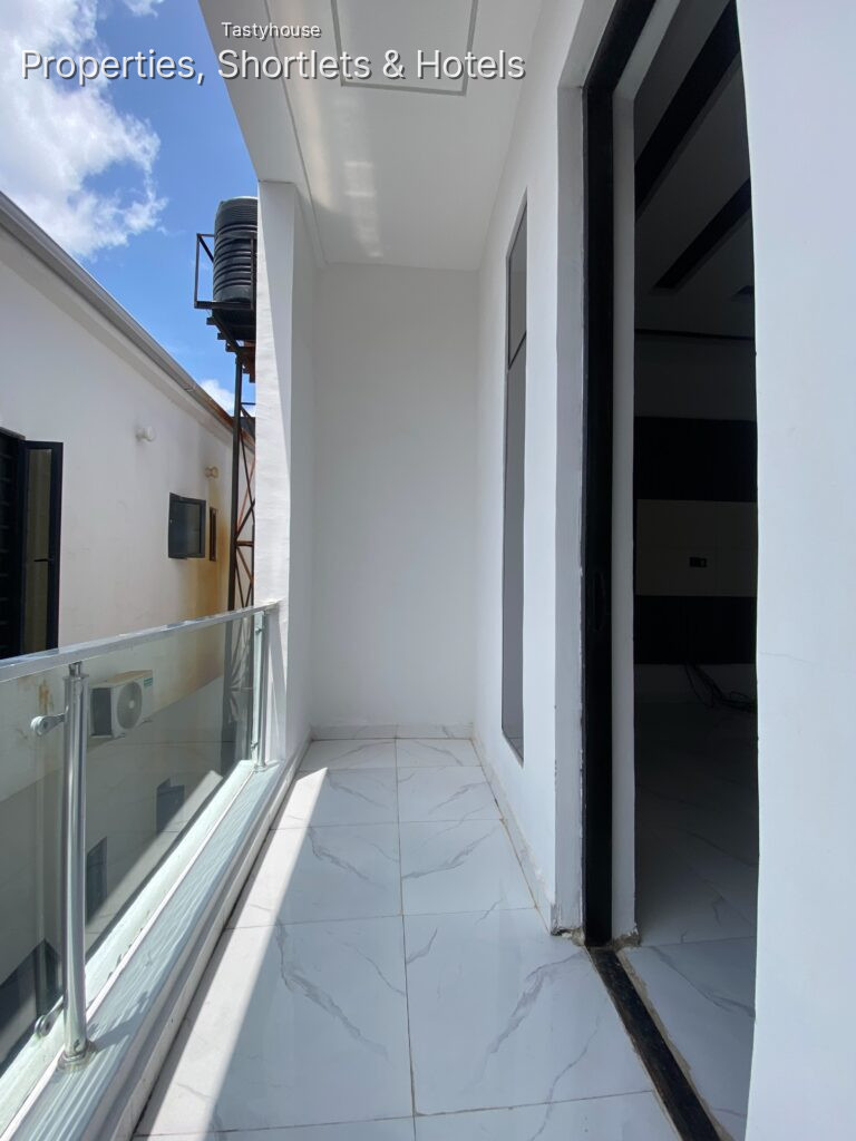 4Bedroom semidetached duplex duplex with Spacious rooms