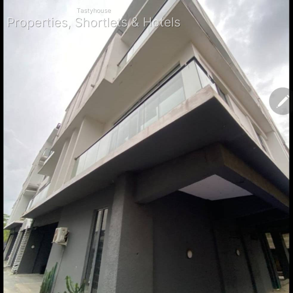 Tastefully built 3-bedroom Terrace duplex