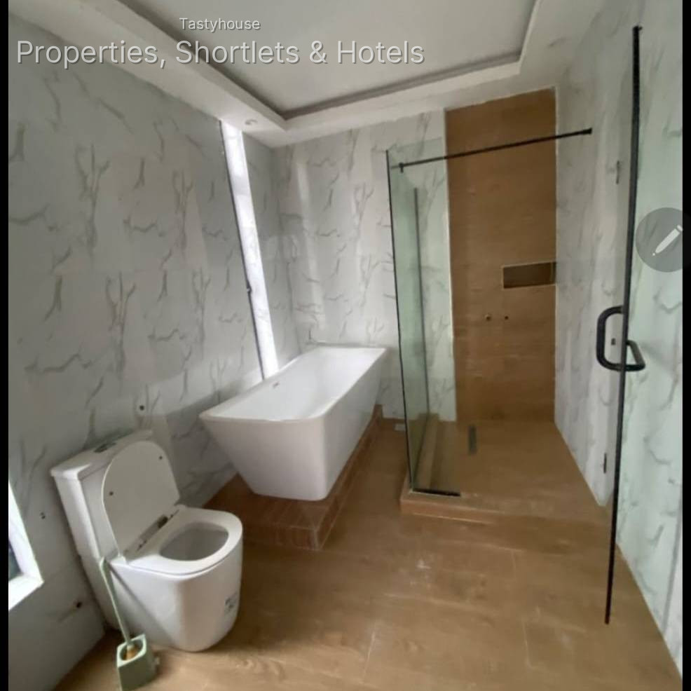 Tastefully built 3-bedroom Terrace duplex