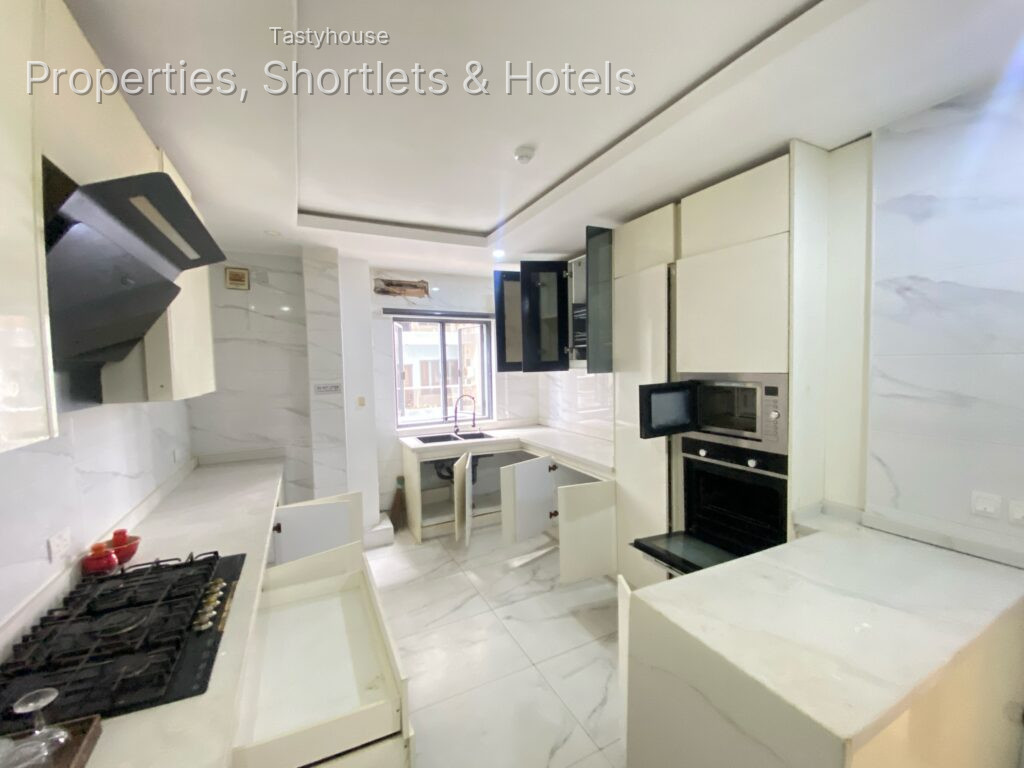 FULLY SERVICED 4-BEDROOM FLAT