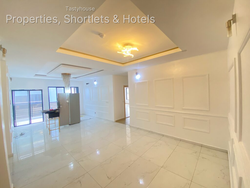 FULLY SERVICED 4-BEDROOM FLAT