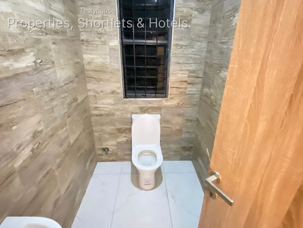 FULLY SERVICED 4-BEDROOM FLAT