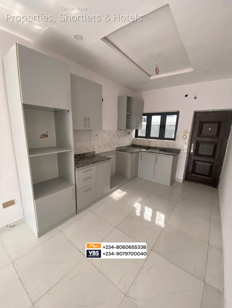 3 Bedroom Terraced Duplex in an Estate
