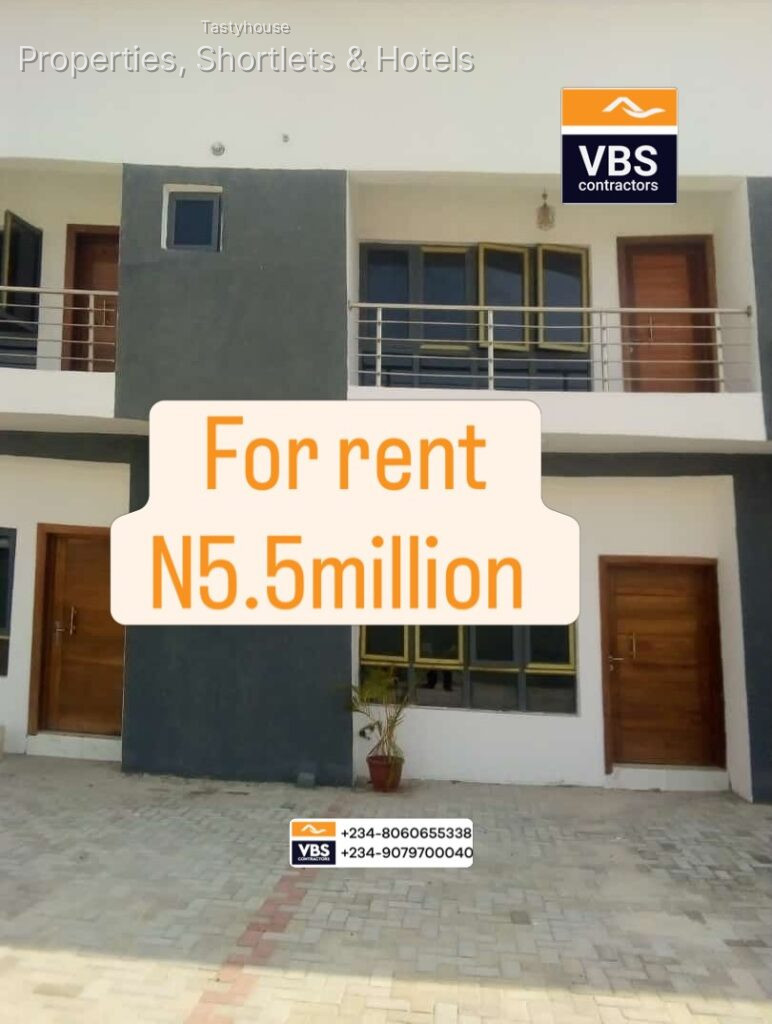 3 Bedroom Terraced Duplex in an Estate