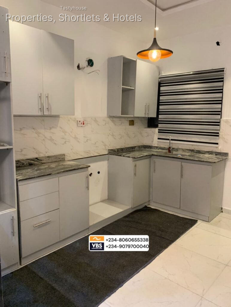 3 Bedroom Terraced Duplex in an Estate