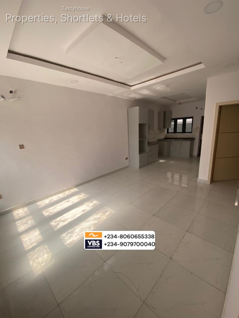 3 Bedroom Terraced Duplex in an Estate