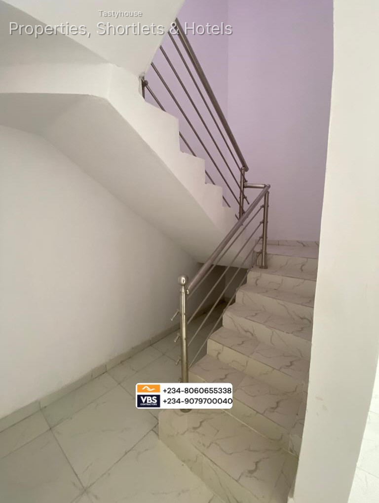 3 Bedroom Terraced Duplex in an Estate
