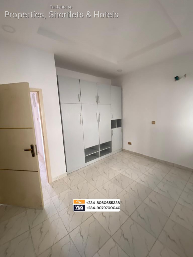 3 Bedroom Terraced Duplex in an Estate