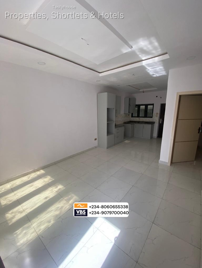 3 Bedroom Terraced Duplex in an Estate