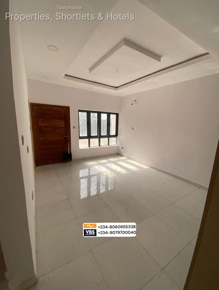 3 Bedroom Terraced Duplex in an Estate