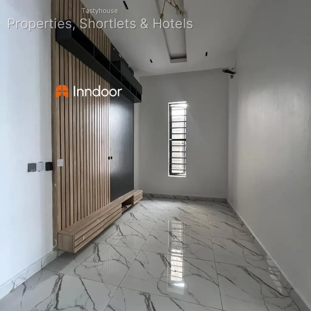 4 Bedroom Semi-detached Duplex
