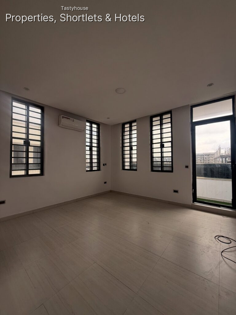 3 BEDROOM PENTHOUSE
