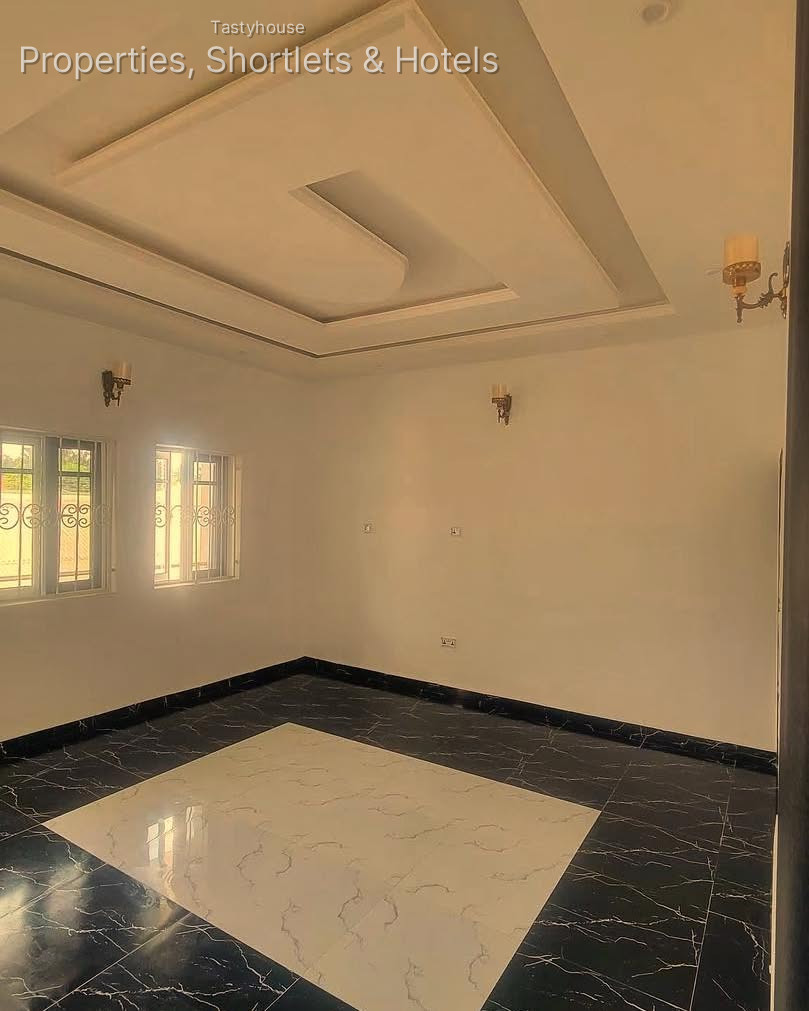 2-BEDROOM APARTMENT