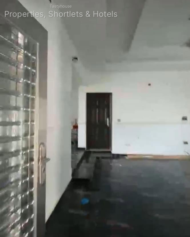 2-BEDROOM APARTMENT