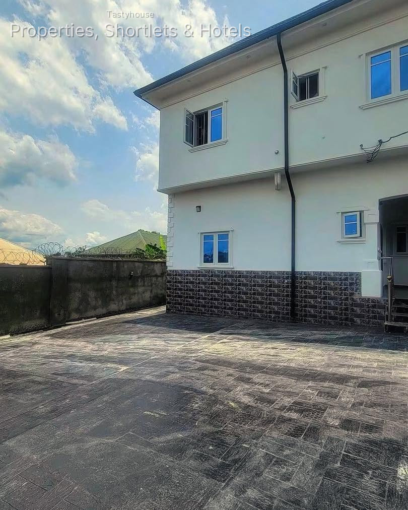 2-BEDROOM APARTMENT