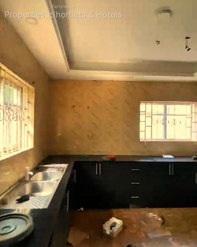 2-BEDROOM APARTMENT