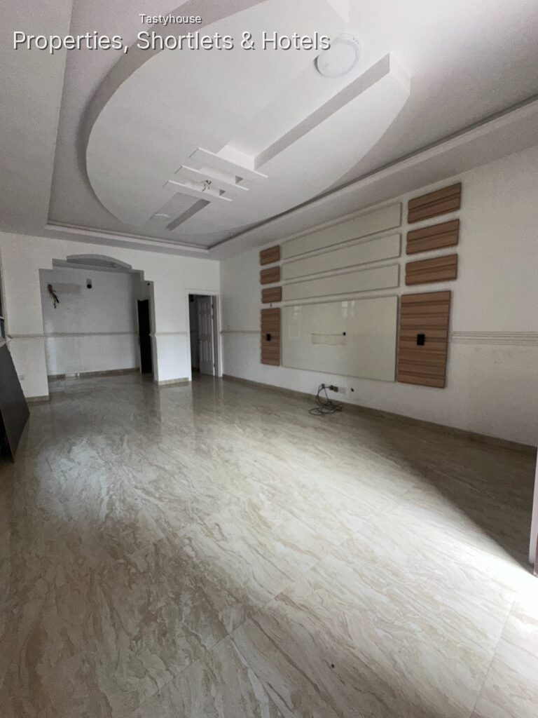3 BEDROOM SEMI DETACHED DUPLEX WITH BQ