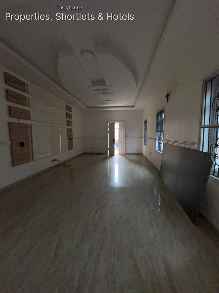 3 BEDROOM SEMI DETACHED DUPLEX WITH BQ