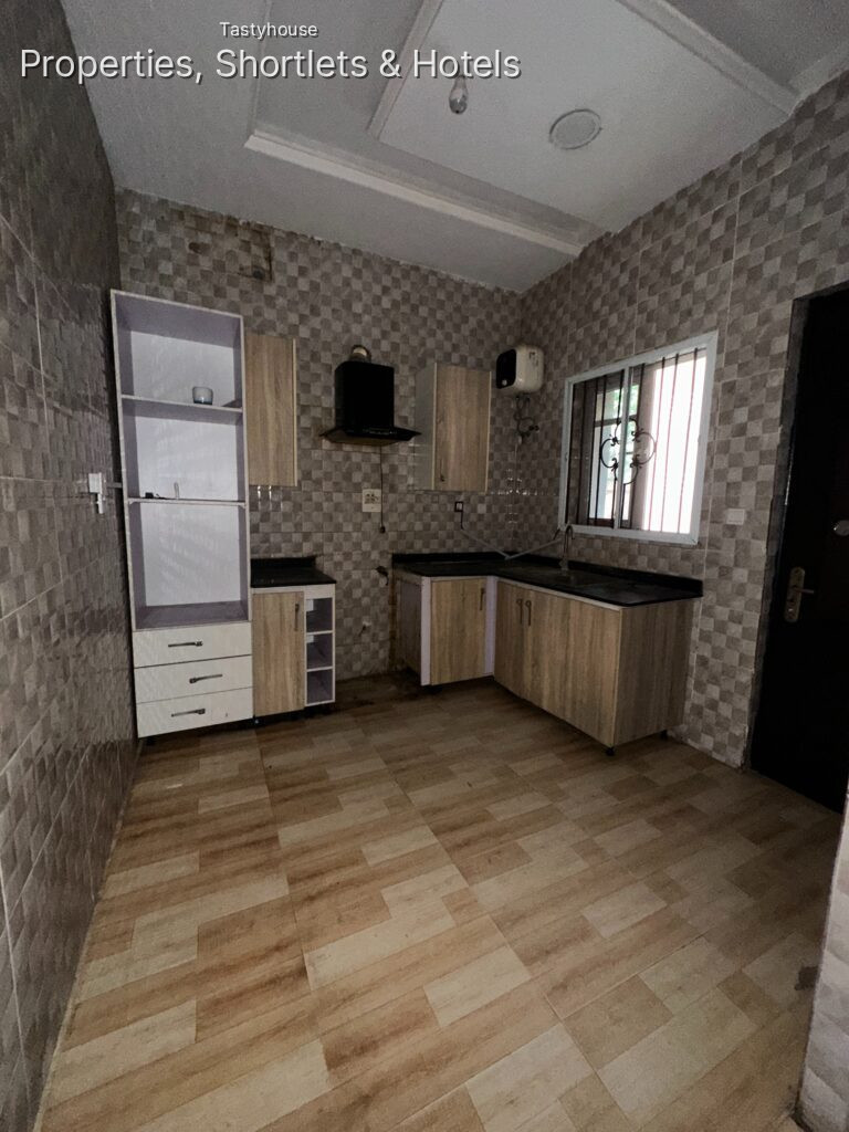 3 BEDROOM SEMI DETACHED DUPLEX WITH BQ