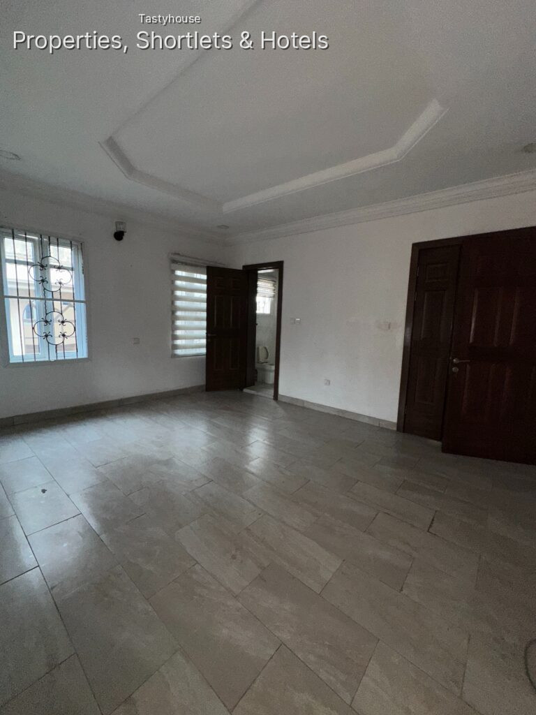 3 BEDROOM SEMI DETACHED DUPLEX WITH BQ
