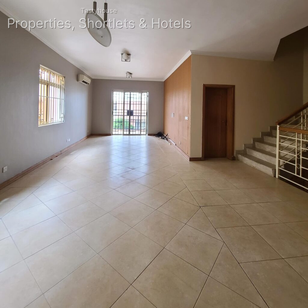 5 bedroom semi-detached duplex + 2 rooms bq