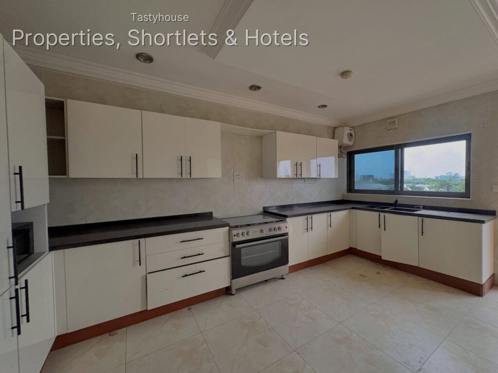 3-Bedroom Apartment with BỌ