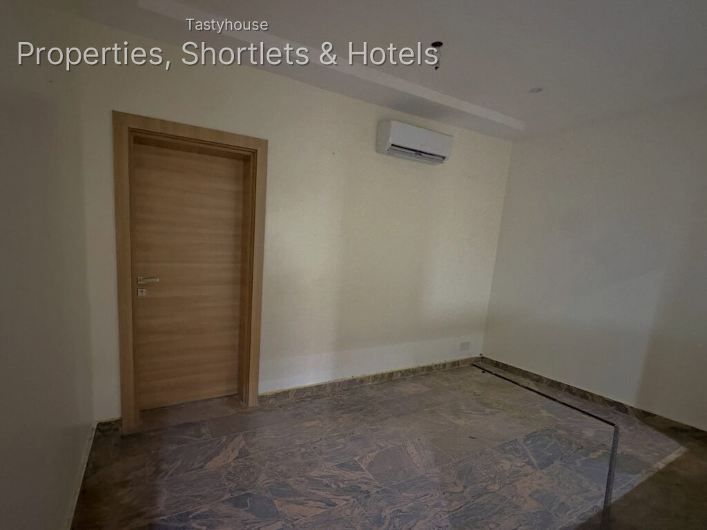 3-Bedroom Apartment with BỌ