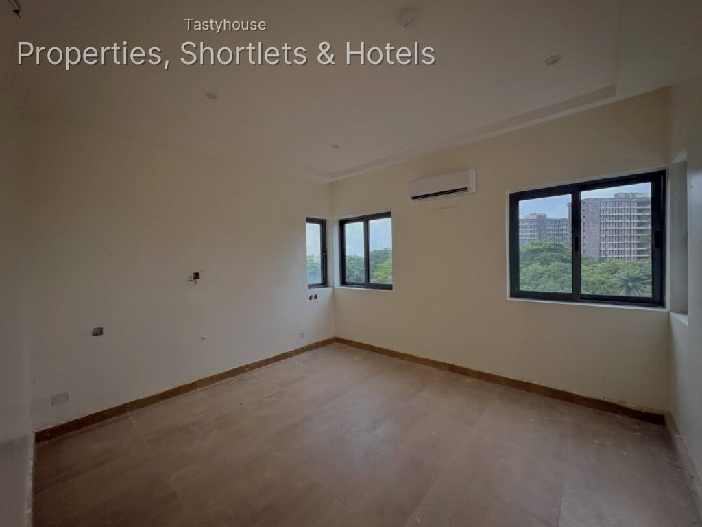 3-Bedroom Apartment with BỌ