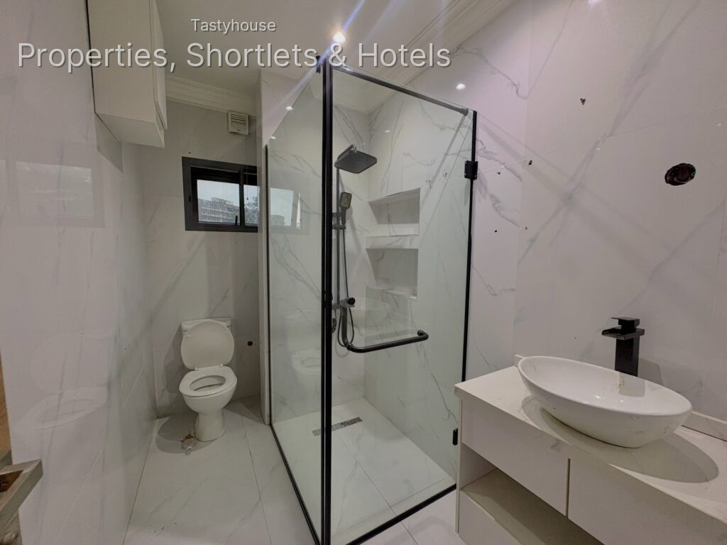 3-Bedroom Apartment with BỌ