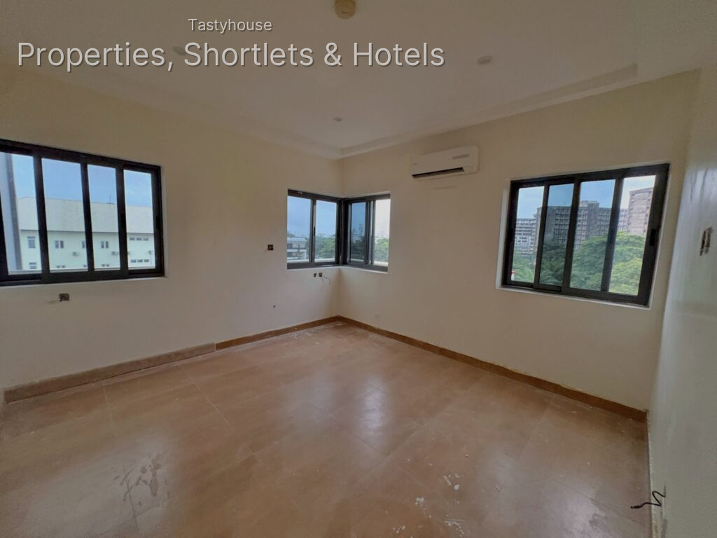 3-Bedroom Apartment with BỌ
