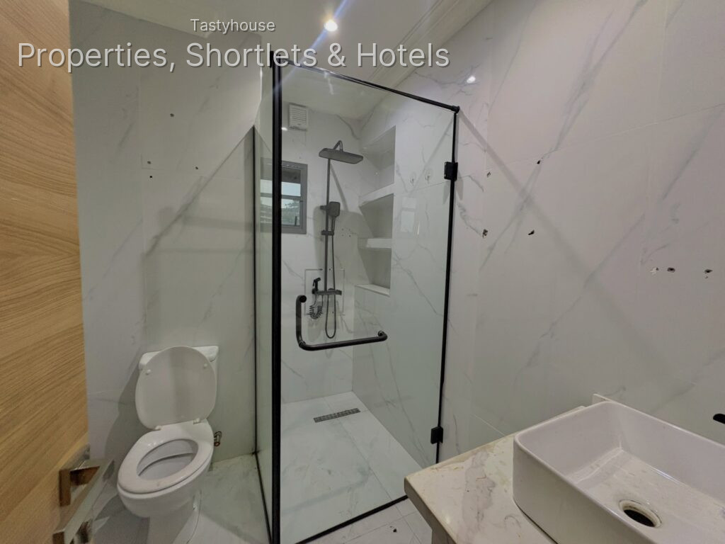 3-Bedroom Apartment with BỌ