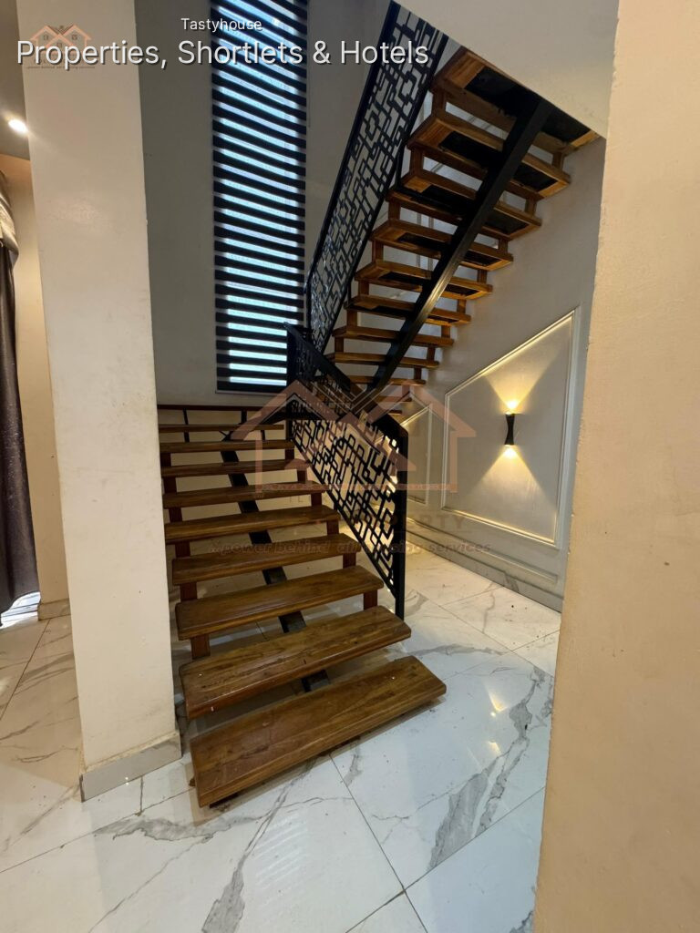 A Fully Detached 4-Bedroom Duplex