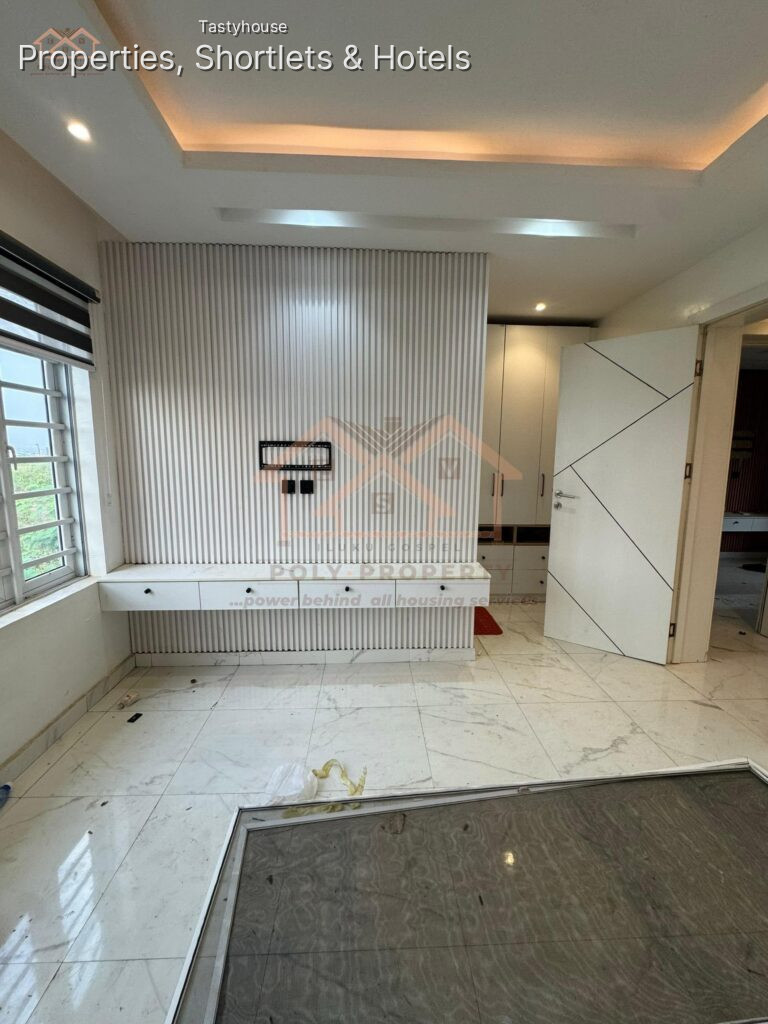 A Fully Detached 4-Bedroom Duplex