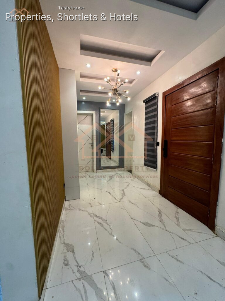 A Fully Detached 4-Bedroom Duplex