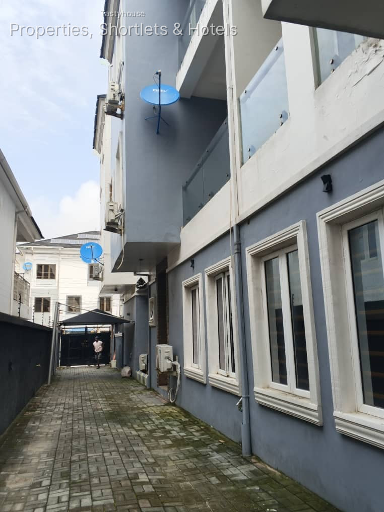 4 – bedrooms semi detached duplexX