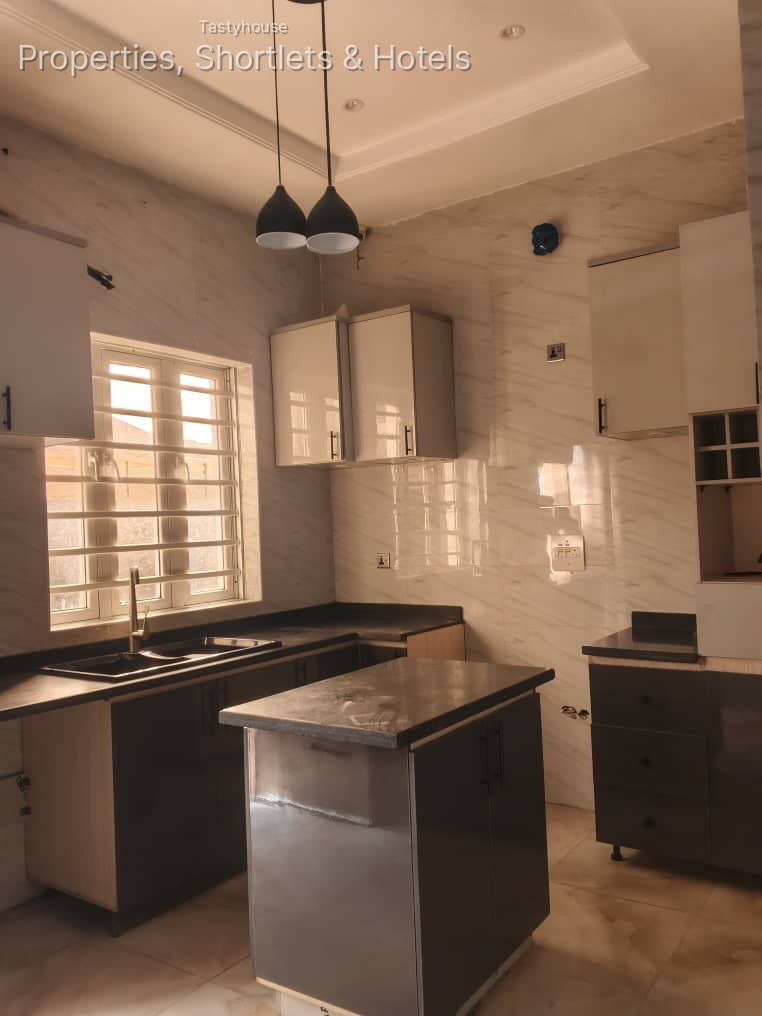 4 – bedrooms semi detached duplexX