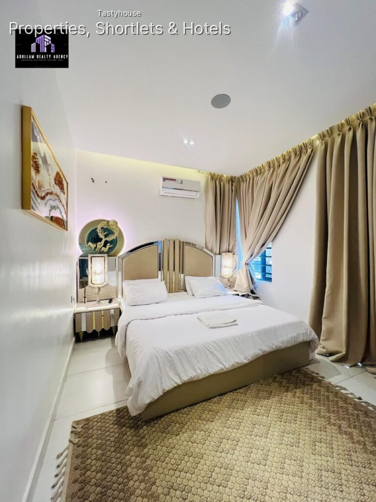 FURNISHED 2 BEDROOM APARTMENT