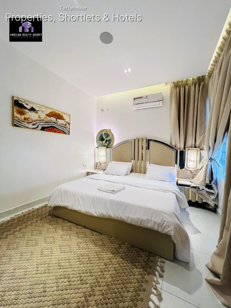 FURNISHED 2 BEDROOM APARTMENT