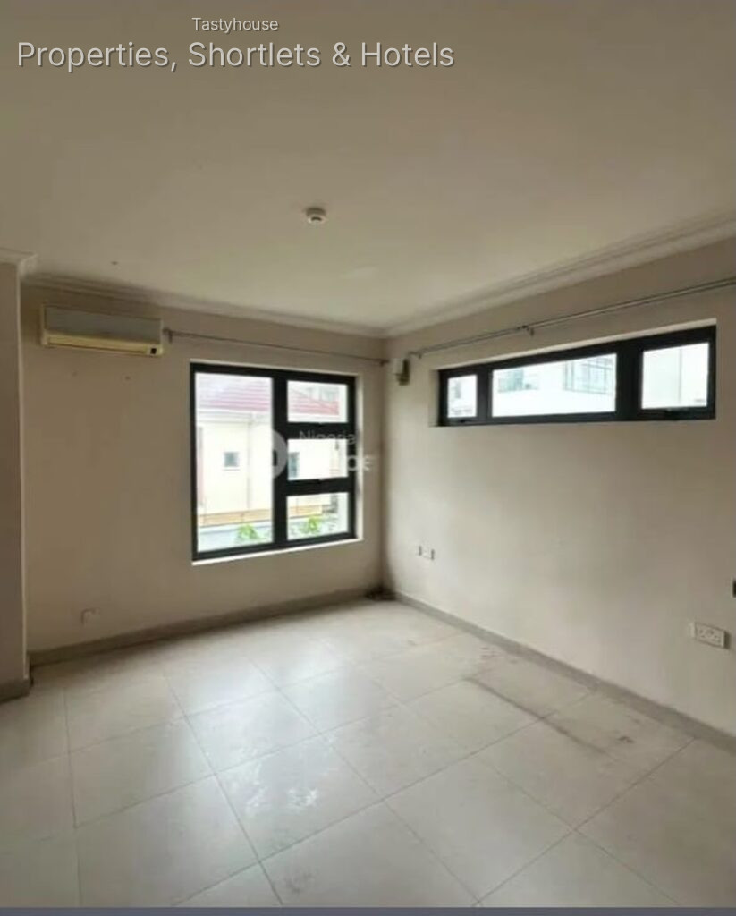 Tastefully finished 4-bedroom