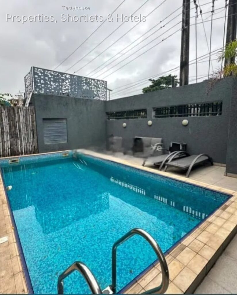 Tastefully finished 4-bedroom