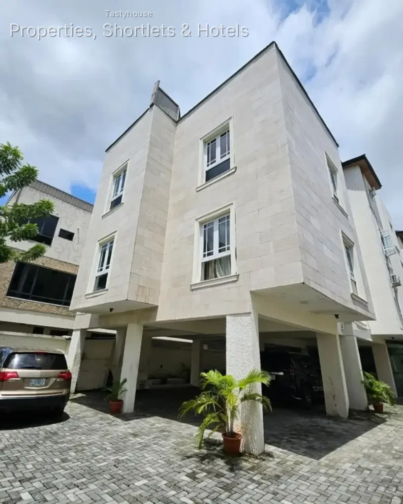 3-BEDROOM DETACHED DUPLEX WITH BỌ(UNFINISHED)