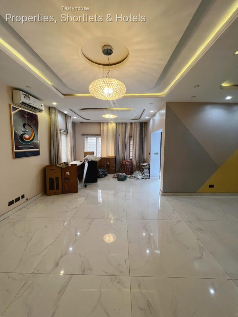 4 Bedroom detached Duplex